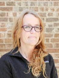 Leslie Huval's Instagram, Twitter & Facebook