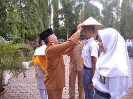 Menteri pendidikan dan kebudayaan, nadiem makarim, 'menyoal beban administratif' yang diserahkan kepada guru dalam pidato hari guru nasional. Kepsek Smkn 1 Percut Sei Tuan Buka Mpls Dailysatu Com
