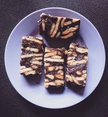 Malaysian Batik Cake Batik Cake Wikipedia Desserts Chocolate Biscuit Cake Malaysian Cuisine