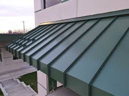 What's the difference between an asphalt shingle and metal roof? Metal Roofing In Chicago Smart Roofing Contractor Repair Installation Storm Hail Damage
