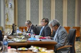 The cabinet consists of the chief minister, appointed by the governor on the basis that he is able to command a majority in the sarawak state legislative assembly, and a number of ministers made up of members of the sarawak state legislative assembly. Sarawak Aims To Triple Exports To Achieve High Income And Advanced State By 2030 Dayakdaily