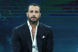 But evidentamente even her personal traine. Fabrizio Corona Esce Di Prigione Avvocato Ancora Provato Psicologicamente Ma Si Sta Riprendendo