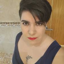 El facto es que aparte de hablar como un frustrado que probablemente no  tiene huevos de subirse en una moto y te huele la mano a bus, no puedes  entender que hay