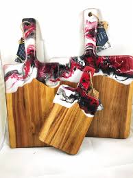 In Episode 2 Meet Jena Wilks From J S W Custom Creations Jena Works With Resin To Create Beautiful Cheese Boards Tray Resin Crafts Resin Art Epoxy Resin Art