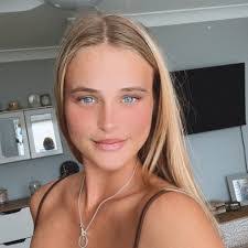 Jordan Amos's Instagram, Twitter & Facebook