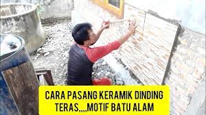 Dinding depan rumah #motif keramik batu alam untuk lantai #motif keramik batu alam untuk dinding teras rumah #keramik motif. Cara Memasang Keramik Dinding Teras Yang Baik Dan Benar Youtube