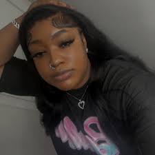 Who can do a manicure and full set today at 5?