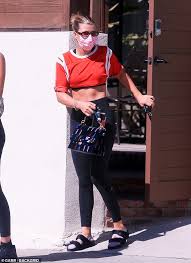 Zen yoga is a boutique studio in the heart of west hollywood dedicated to the idea… Sofia Richie Flashes Her Washboard As She Heads To A Yoga Class With A Pal In West Hollywood Daily Mail Online