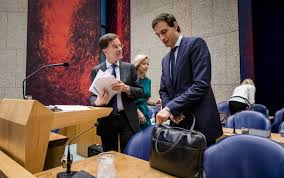 Hoekstra vindt dat eigenlijk een goed idee, omdat ouders geen professionals zijn en hun administratie, zoals hij zelf als vader weet, op zondagavond doen. Rutte In Gesprek Met Gedupeerden Toeslagenaffaire Ook Met Klanten Van Gastouderbureau Dadim In Eindhoven Foto Ad Nl