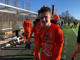 Klubben upplöstes 2015 när den i sin tur slogs samman med kristianstad bois 1 och man bestämde att den nya klubben skulle få namnet 1614 kristianstad fc, vilket i vanliga fall förkortas till kristianstad fc. Kristianstad Fc On Twitter Kristianstad Fc Tar Arets Forsta Seger Nar Man Besegrar Division 1 Laget Fkkarlskrona Med 1 0 0 0 Segerskytt Erik Eichmuller Https T Co Fvkovmw3mq