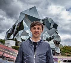Martin Solveig Devant Le Kinemax Embleme Du Futuroscope Martin Solveig Futuroscope Dj