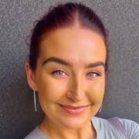 Amber Halpin's Instagram, Twitter & Facebook