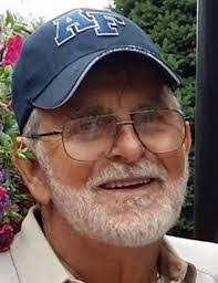 Crystal Bragg's Instagram, Twitter & Facebook