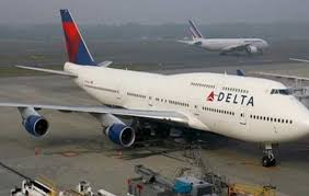 بسبب شجار على دخول الحمام هبوط طائرة أميركية اضطراريا بعد إقلاعها موقع يمنات الأخباري