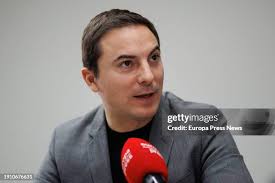 The president of APIA, Maria Garcia de la Fuente; the director of... News  Photo