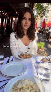 Мать — бывшая мексиканская модель гленда рейна. New Eiza Via Instagram Stories Eiza Gonzalez Fans Facebook