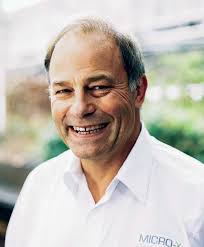 D R I V I N G C O M M E R C I A L F O C U S