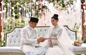 He was always interested in cars and the automobile industry. Naza And Berjaya Heirs Tie The Knot Pressreader