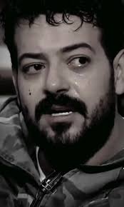 أحياناً.., تأبى الروح أن تُكمل الحياة، لتلحق بمن تُحب., رحم الله المطرب  الشعبي إسماعيل الليثي، وجمعه بإبنه في سلام ونعيم.