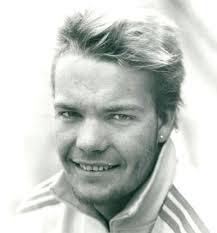 9 april ANDERS PETERSON STERN 60 år. **Anders är född i Halmstad och  tävlade för Mariestads SS när han var med i simning i Los Angeles 1984.  Anders kom nia på 400