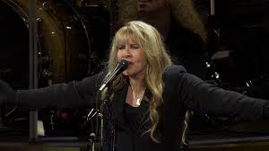 If you are a moderator please see our troubleshooting guide. Ich Fuhle Immer Noch Prince Neben Mir Stevie Nicks Von Fleetwood Mac Uber Alte Weggefahrten Prominente Fans Und Corona Angste Mopop De