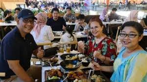 Denny siregar dalam postingan akun facebook bercentang birunya, terpantau menuliskan, bro birgaldo sinaga maafkan dua hari lalu, birgaldo sinaga tampak memposting sebuah foto. Hrdtlt Zbupgm