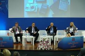 Ekonomiden sorumlu eski devlet bakanıdır. Isin Celebi Turkiye Fiber Optik Agini 5 Milyon Km Ye Cikarmali Turk Internet