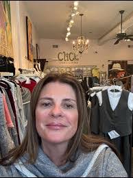 Heidi Hess's Instagram, Twitter & Facebook