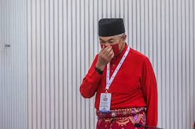 .a member (c) of the ruling party united malays national organisation (umno) smiles as she (umno), as he seeks to rally support amid a political funding scandal that has triggered calls for him. Umno President Zahid Claims Enough Of Party S Mps Signed Declaration To Withdraw Support For Perikatan Muhyiddin Malaysia Malay Mail