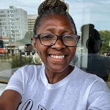 Lawrence E. Adjah (@adjah_l)