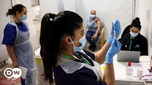 Vaccines are safe and save lives. Coronavirus Digest Uk Vaccination Studies Find Significant Drop In Infections News Dw 23 04 2021