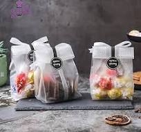 YunKo Cookie Bags for Gift Giving Clear Cellophane Treat Bags for Favors  Mini Loaf, Bundt Cake, Hot Cocoa Bomb Packaging With Stickers(100PACK,  Black ...