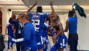 Únete y haz parte de nuestro exclusivo grupo. Millonarios Hoy Jugadores Le Dedicaron Una Cancion A Santa Fe Antena 2