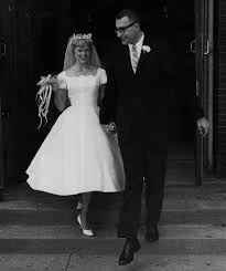 15 Pieces Of 1960s Bridal Inspiration 1960s Wedding Dresses Wedding Gowns Vintage Wedding Dresses