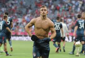 Xherdan shaqiri so far we've predominantly focused on players with bulging thighs, but when it comes to the king of the calves there can only be one. The More Muscular Players In The World 2 Hanging By Futbol