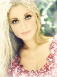 Katharine Folger's Instagram, Twitter & Facebook