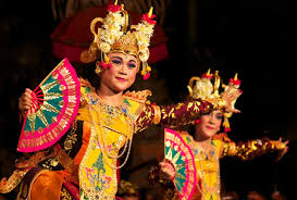 Walau tidak berpolakan tradisi, namun bisa jadi namun, pada intinya jenis tari kreasi ini mengolah berbagai unsur yang ada pada tari tradisional menjadi konsep atau ide baru. Nama Tari Kreasi Baru Cara Golden