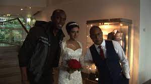Jun 21, 2021 · usain bolt has surprised fans with the news that he has welcomed twins with his partner, kasi bennett. Usain Bolt Poses With Just Married Couple Youtube