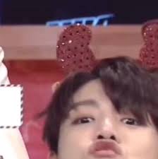 Tiny Koo On Twitter In 2020 Kim Taehyung Funny Googie Jungkook