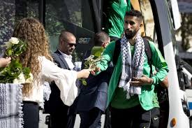 أولاً، يجب اختيار فيما إذا كان المكتب محلياً أم دولياً. Ø§Ø³ØªÙ‚Ø¨Ø§Ù„ ØªØ§Ø±ÙŠØ®ÙŠ Ù„Ù„Ø³Ø¹ÙˆØ¯ÙŠØ© Ø¹Ù„Ù‰ Ø£Ø±Ø¶ ÙÙ„Ø³Ø·ÙŠÙ† ØµØ­ÙŠÙØ© Ø§Ù„Ø¹Ø±Ø¨