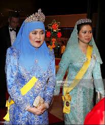 Brunei sultanı'nın hatırlattığı zenginlik için 9 yorum. 10 Hassanal Bolkiah And Saleha Of Brunei Ideas Brunei Royal Jewels Royalty