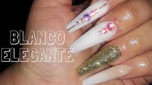 Esta técnica le da un aspecto natural a tus uñas y con un mantenimiento muy simple puede durarte muchos meses. Imagenes De Unas Acrilicas De Moda Blancas Imagenes De Unas