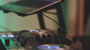 575 likes · 44 talking about this. Un Dj Pour La Ceremonie Et La Soiree De Mariage