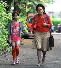 Cea mai bătrână mamă din românia se pregăteşte pentru ziua în care nu va mai fi alături de fiica ei, eliza. Cum S A Pozat Eliza Iliescu E RevoltÄƒtor Fata Celei Mai BÄƒtrane Mame Din Romania A Uimit Internetul Foto B1 Ro