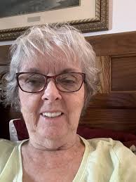 I celebrated my 76 th birthday 😅🎂, I baked a cake and now I am eager to  receive good wishes 🎂❤️️❤🙏🙏