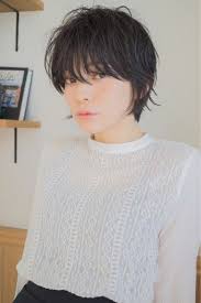 長さ 厚さ 動き で印象アップ 自分に似合う 前髪 を見つけよう キナリノ ショート パーマ ショートのヘアスタイル スタイリスト