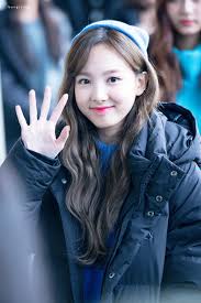 06 11 17 Gadis Korea Penyanyi Virgo