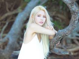 Mamamoo Release Enchanting Individual Teaser Images Tracklist For Yellow Flower Allkpop Com With Images Mamamoo Solar Mamamoo Moonbyul