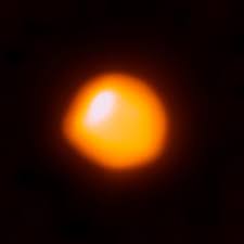 Eventually the star runs out of hydrogen and gravity is now stronger than radiation pressure. Space Photos Of The Week Betelgeuse Betelgeuse Betelgeuse Wired