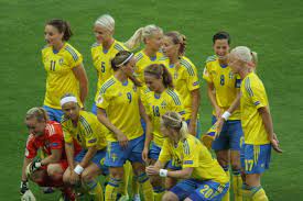 Improve your skills with state of the art equipment and training programs for kids, adults, and professionals at toca football training centers. File Svenska Damlandslaget I Fotboll 2013 Jpg Wikimedia Commons